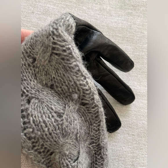 Leather and cashmere gloves - Picture 9 of 9